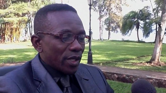 L'Hon. Ernest Kyaviro