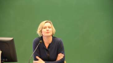 Préface révoltante de l'ex-sénatrice belge Els Schelfhout dans l’ouvrage « Les Armées au Congo »