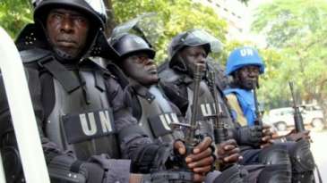 Logistics, South African caution delay Congo combat force - Retards pour cause de logistique - Reuters