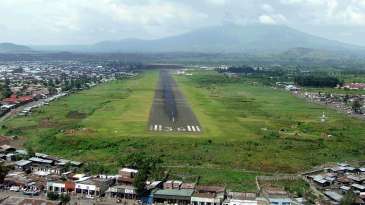 M23 Can Hit Goma Airport - Le M23 déclare qu'il peut prendre l'aéroport de Goma - VOA