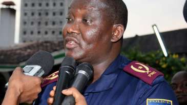 PNC : Lancement de la distribution des cartes biométriques - Elevation du Général Bisengimana