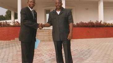 Enquête DESC - Pourquoi Kabila doit partir? : Réseaux de trafics d'armes en RDC - Timothée Tshaombo