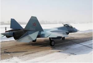 Le chasseur de cinquième génération Soukhoï T-50 (PAK-FA) avant son premier vol longue distance de Komsomolsk-sur-l'Amour à destination de l'aéroport Joukovski. / RIA Novosti