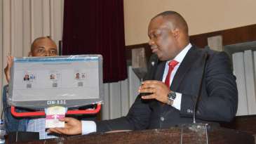 RDC - Enrôlés sans empreintes digitales : comment sortir de l'impasse ? – AJ Lomandja