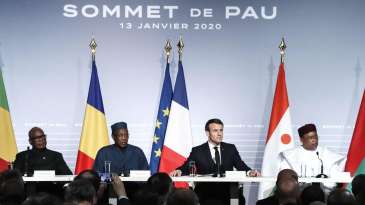 La France, le super gendarme d’Afrique francophone ? - Sephora Wondo